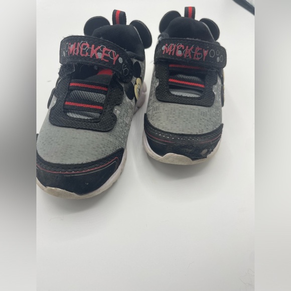 Disney junior Mickey Mouse kid shoes size 7 - Picture 2 of 8